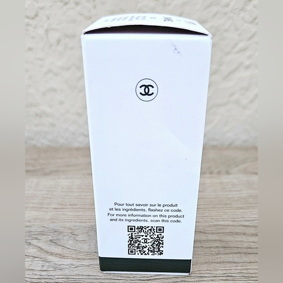 N°1 DE CHANEL REVITALIZING FOUNDATION Shade BD31 1 fl oz - BRAND NEW - Picture 4 of 5